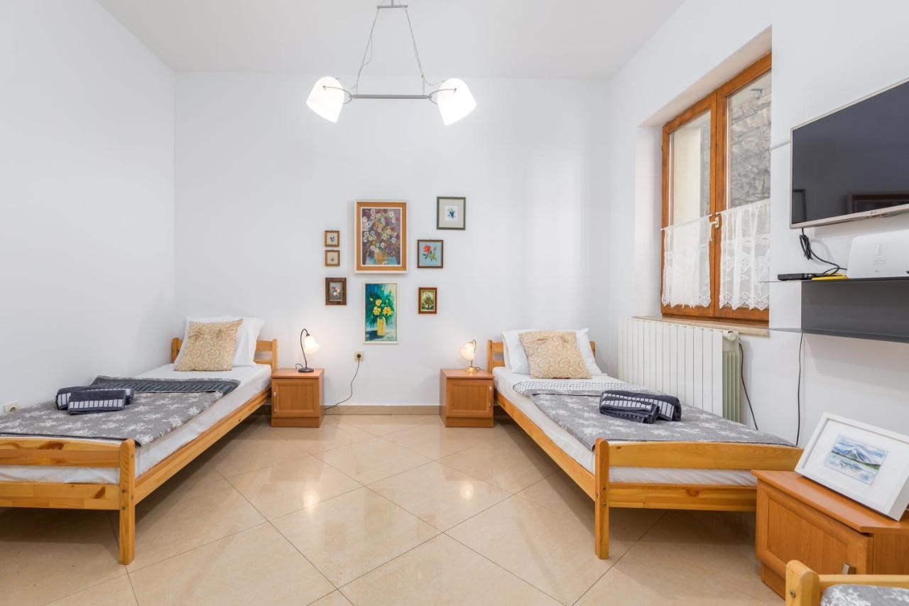 PUY Apartment-Old Town-Dundo מראה חיצוני תמונה