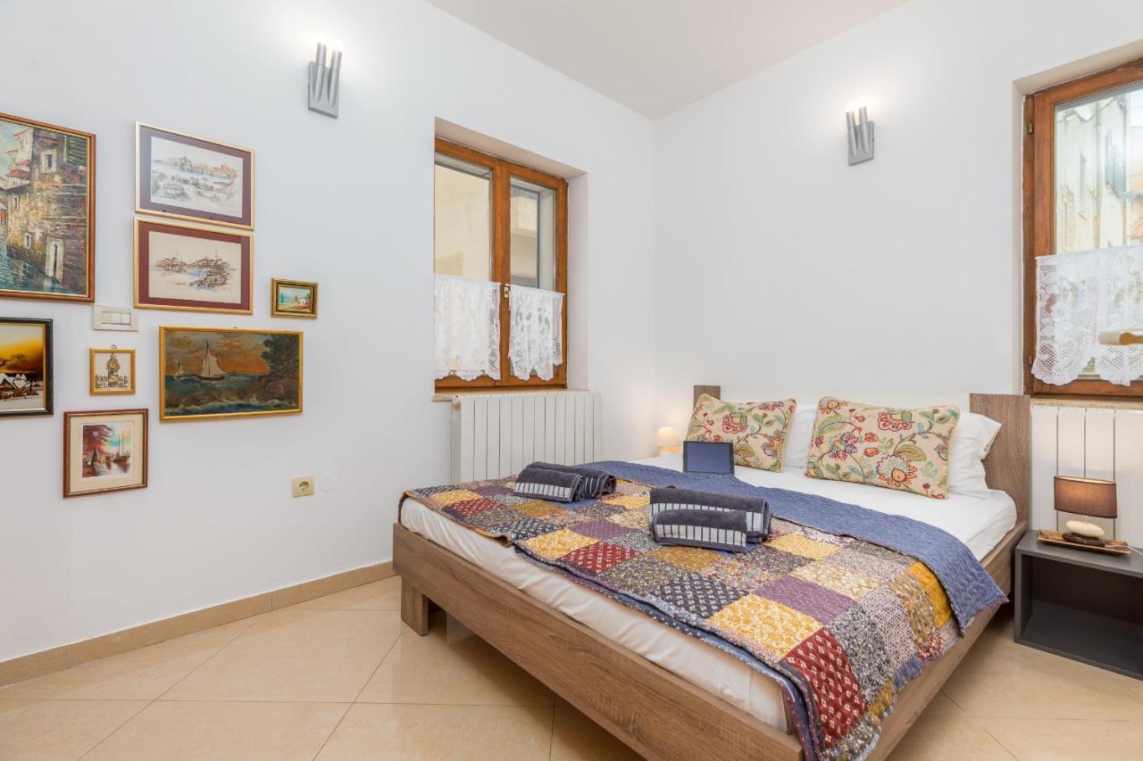 PUY Apartment-Old Town-Dundo מראה חיצוני תמונה