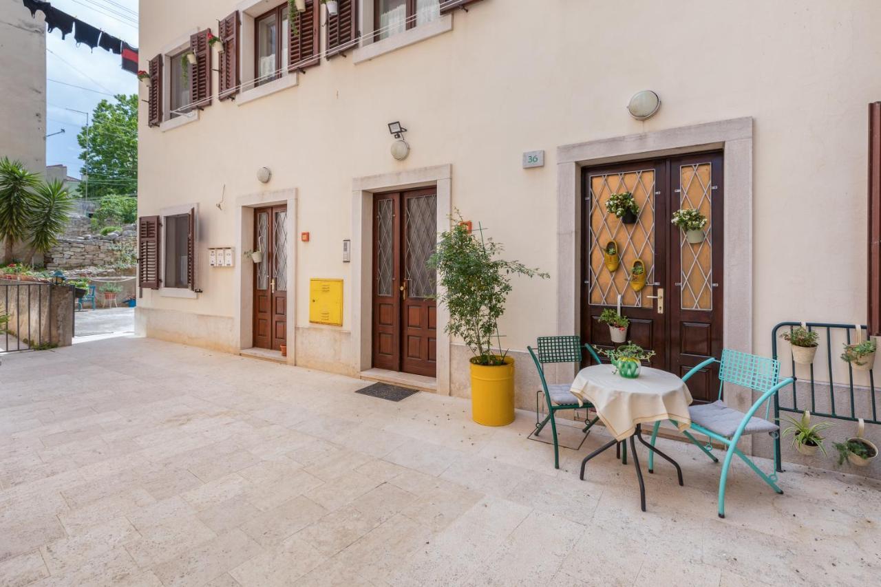 PUY Apartment-Old Town-Dundo מראה חיצוני תמונה